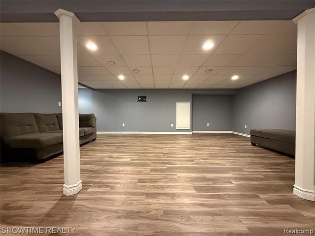 46561 Plum Grove Drive, Macomb, MI 48044