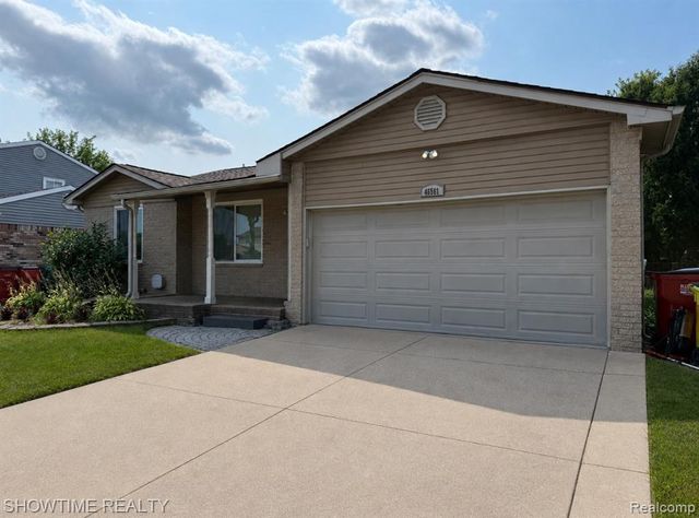 46561 Plum Grove Drive, Macomb, MI 48044