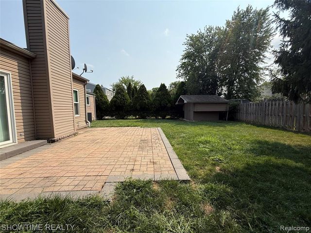 46561 Plum Grove Drive, Macomb, MI 48044