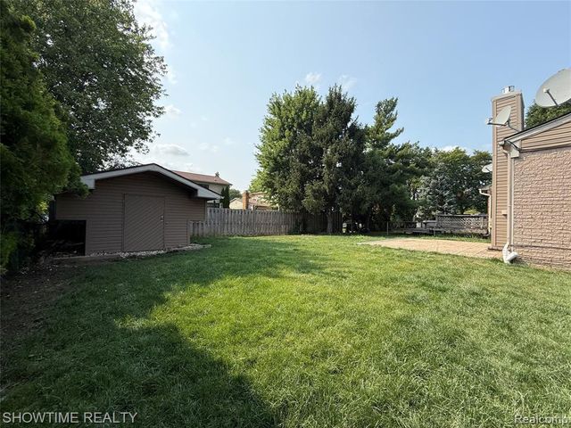 46561 Plum Grove Drive, Macomb, MI 48044