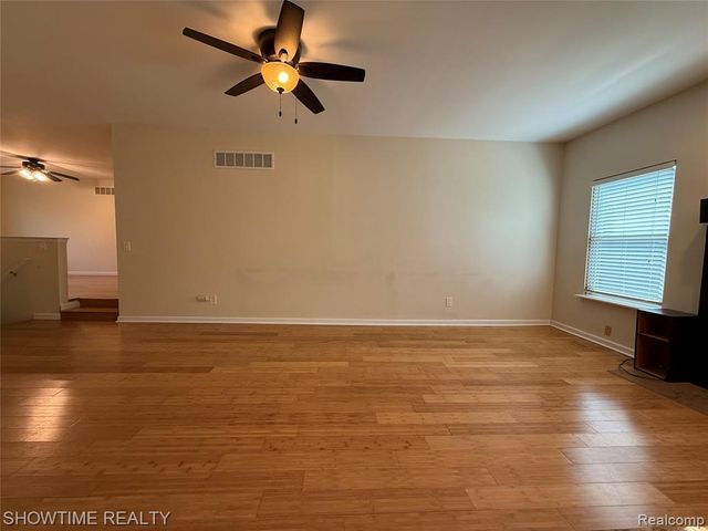 46561 Plum Grove Drive, Macomb, MI 48044