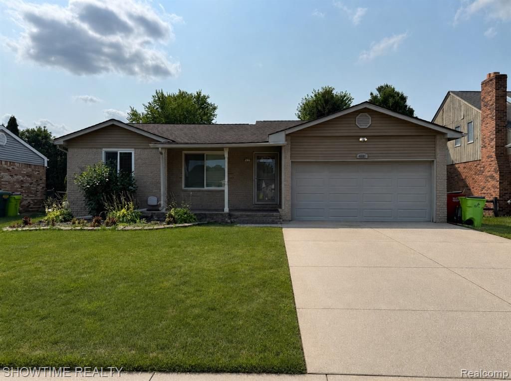 46561 Plum Grove Drive, Macomb, MI 48044