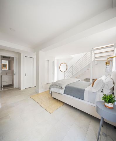 40 Stuyvesant St Apt 2, New York City, NY 10003