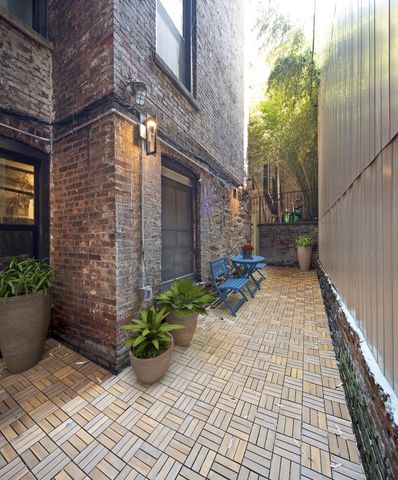 40 Stuyvesant St Apt 2, New York City, NY 10003