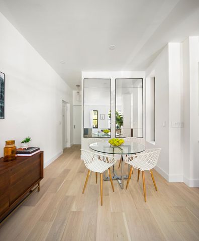 40 Stuyvesant St Apt 2, New York City, NY 10003