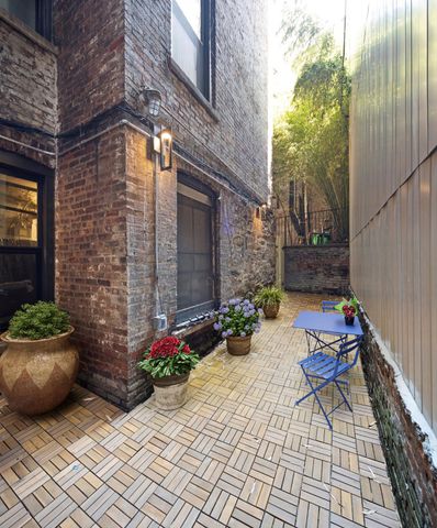 40 Stuyvesant St Apt 2, New York City, NY 10003