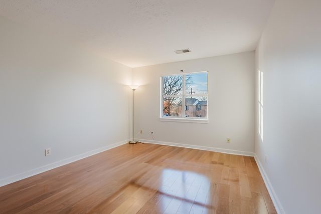 421 Redding Road 14, Lexington, KY 40517