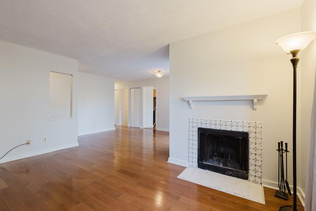 421 Redding Road 14, Lexington, KY 40517