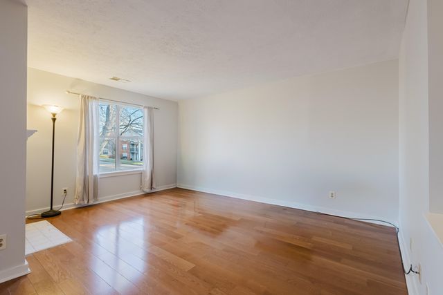 421 Redding Road 14, Lexington, KY 40517