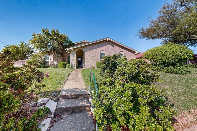 402 Los Santos Drive, Garland, TX 75043