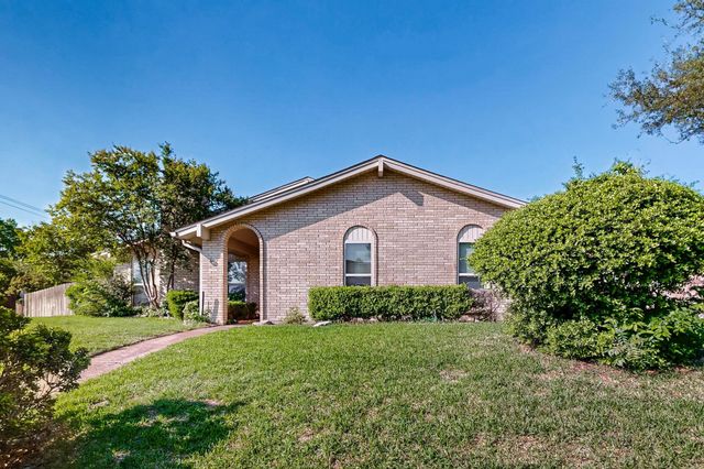 402 Los Santos Drive, Garland, TX 75043