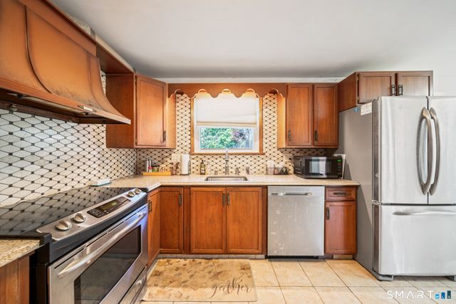 154 Parklawn Drive, Waterbury, CT 06708