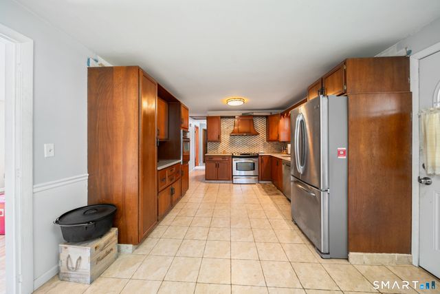 154 Parklawn Drive, Waterbury, CT 06708
