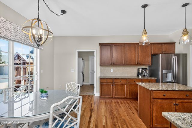 4 Matthews Court, Colonie, NY 12047