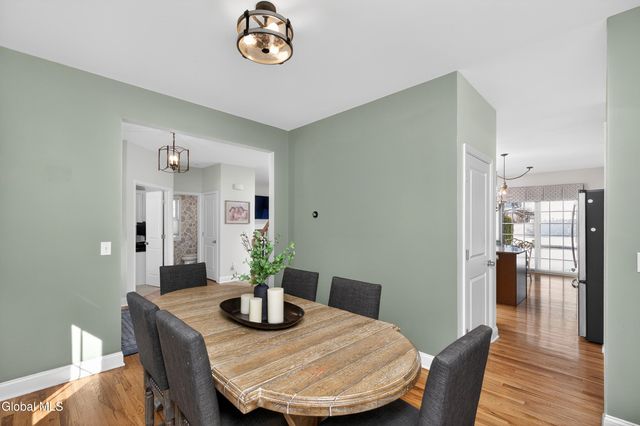 4 Matthews Court, Colonie, NY 12047