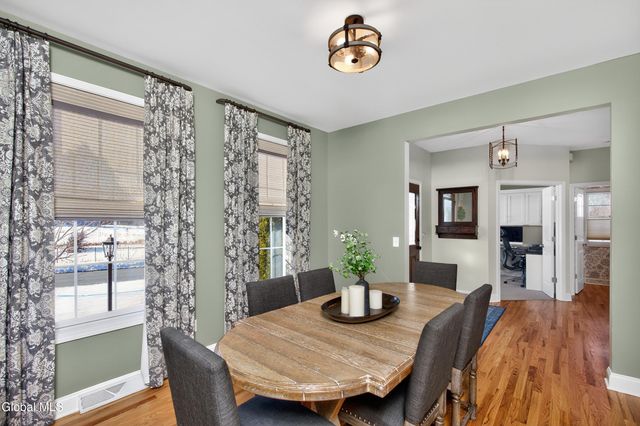 4 Matthews Court, Colonie, NY 12047