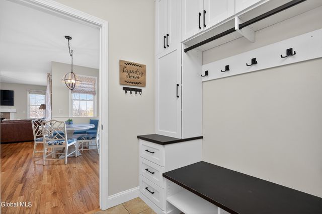 4 Matthews Court, Colonie, NY 12047