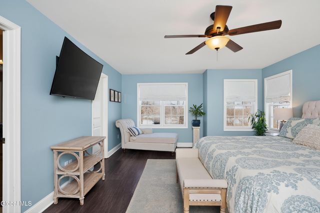 4 Matthews Court, Colonie, NY 12047