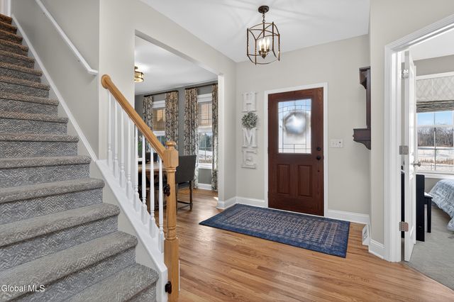 4 Matthews Court, Colonie, NY 12047