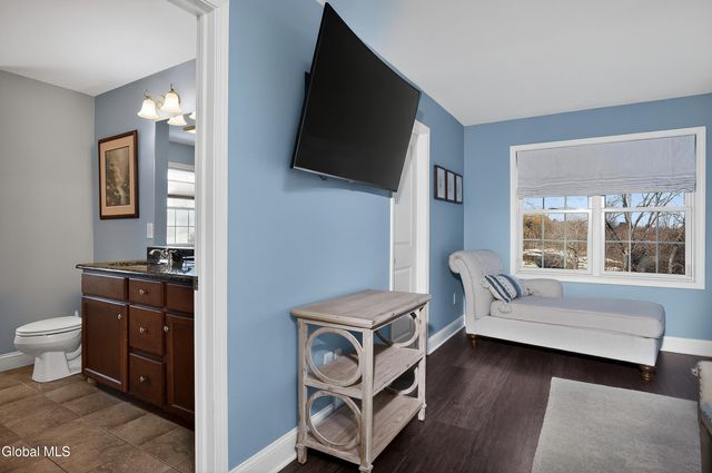 4 Matthews Court, Colonie, NY 12047