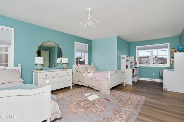 4 Matthews Court, Colonie, NY 12047