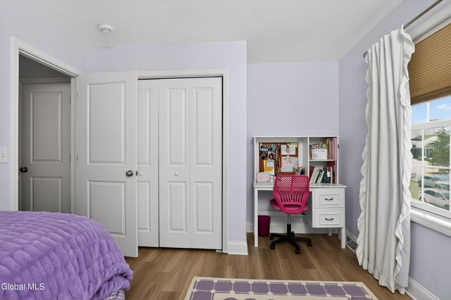 4 Matthews Court, Colonie, NY 12047