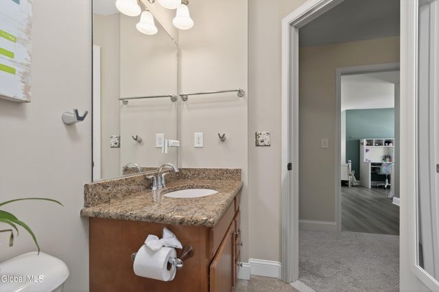 4 Matthews Court, Colonie, NY 12047