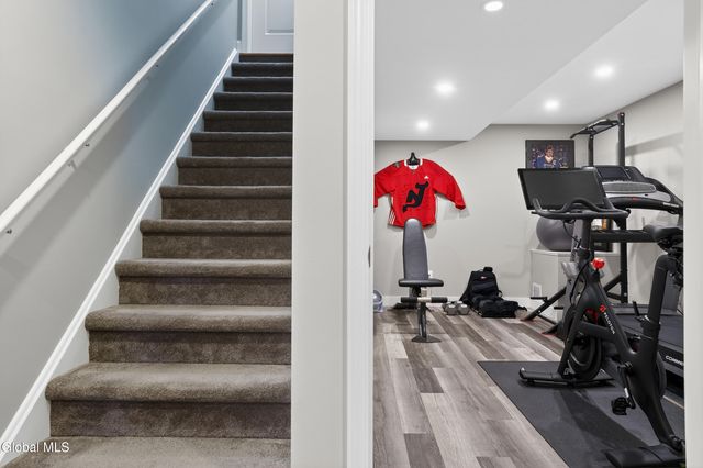 4 Matthews Court, Colonie, NY 12047