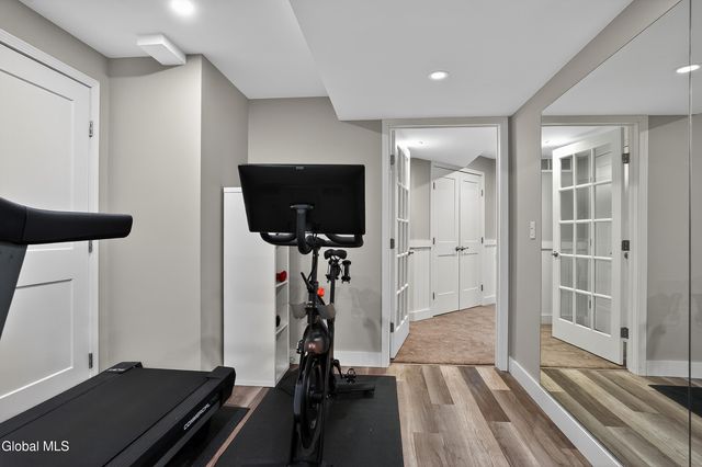 4 Matthews Court, Colonie, NY 12047