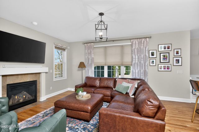 4 Matthews Court, Colonie, NY 12047