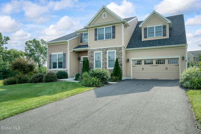 4 Matthews Court, Colonie, NY 12047