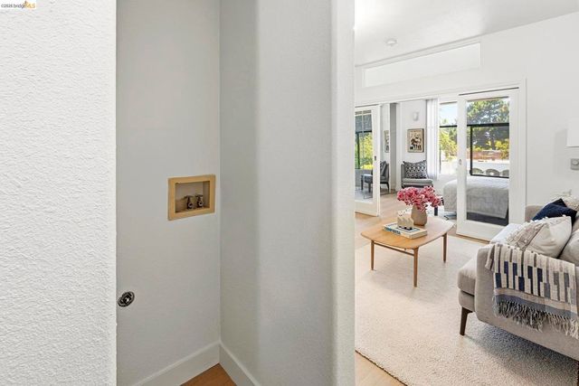1849 Shattuck Ave 207, Berkeley, CA 94709