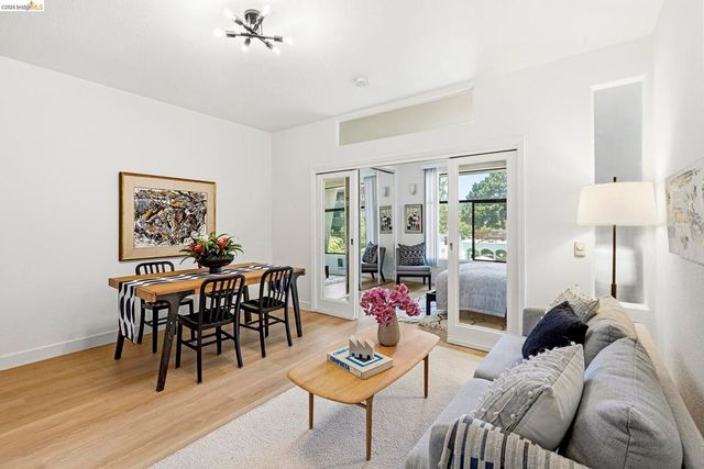 1849 Shattuck Ave 207, Berkeley, CA 94709
