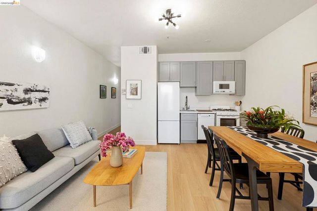 1849 Shattuck Ave 207, Berkeley, CA 94709