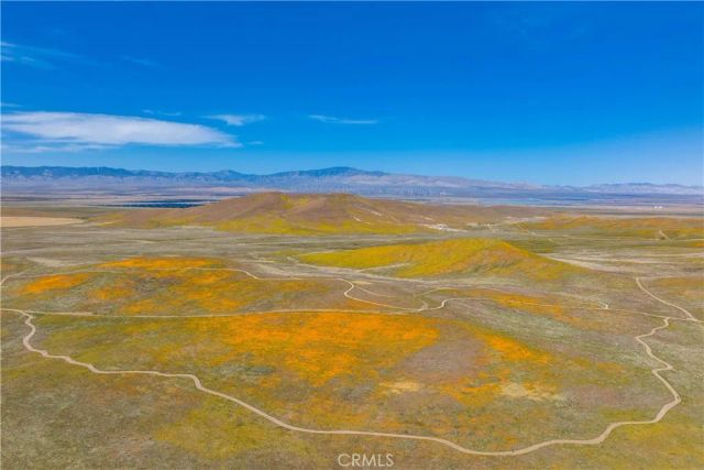 46472 Kings Canyon Rd, Lancaster, CA 93536