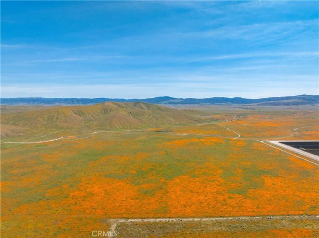 46472 Kings Canyon Rd, Lancaster, CA 93536