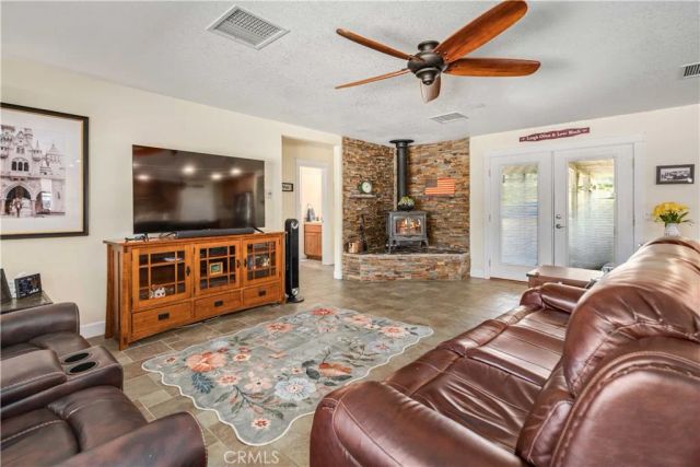 46472 Kings Canyon Rd, Lancaster, CA 93536