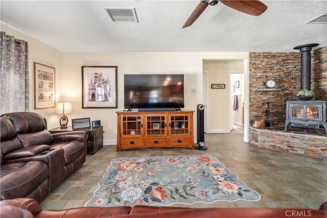46472 Kings Canyon Rd, Lancaster, CA 93536