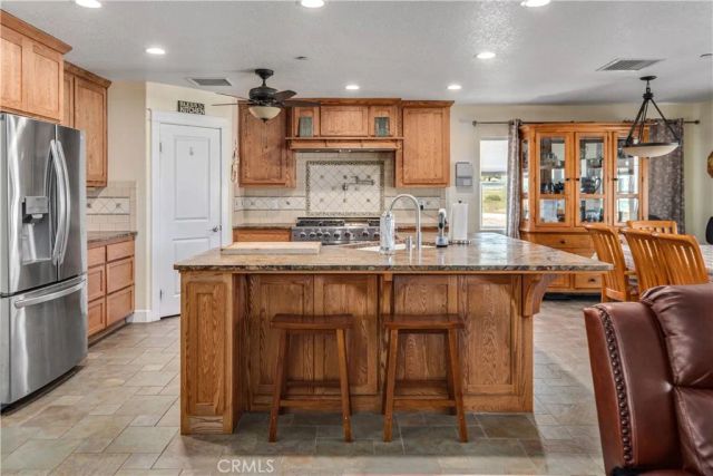 46472 Kings Canyon Rd, Lancaster, CA 93536