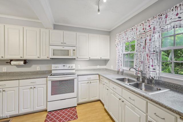 102 W Weatherspoon Street, Sanford, NC 27330