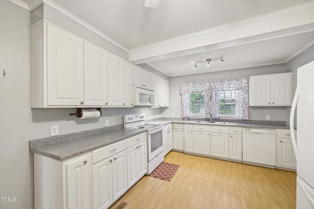 102 W Weatherspoon Street, Sanford, NC 27330