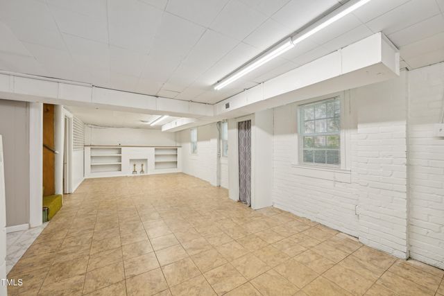 102 W Weatherspoon Street, Sanford, NC 27330