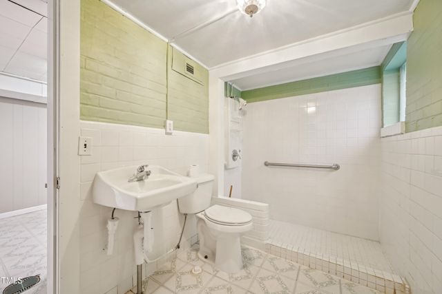 102 W Weatherspoon Street, Sanford, NC 27330