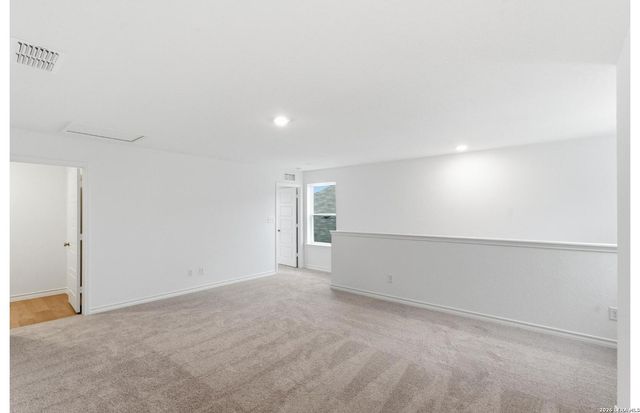 450 White Heron Way, Marion, TX 78124