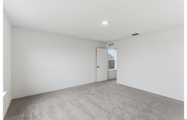 450 White Heron Way, Marion, TX 78124