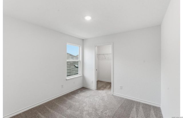 450 White Heron Way, Marion, TX 78124