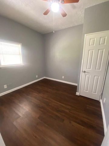 4931 Oakridge Drive, Bedias, TX 77831