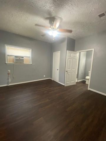 4931 Oakridge Drive, Bedias, TX 77831