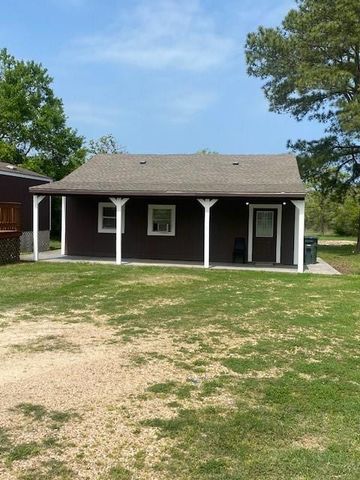 4931 Oakridge Drive, Bedias, TX 77831