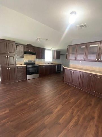 4931 Oakridge Drive, Bedias, TX 77831
